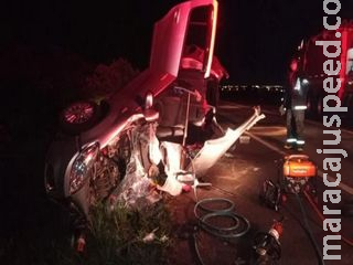 Idosa morre em acidente na BR-158 após invadir pista contrária e colidir contra van