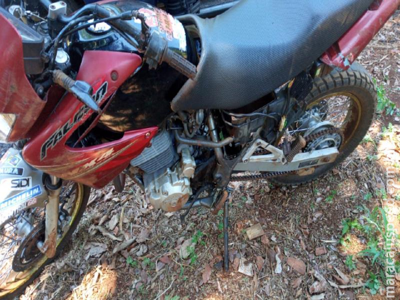 Maracaju: Velho conhecido dos meios policiais foge em alta velocidade conduzindo motocicleta, mas é perseguido e após colidir contra viatura policial é detido Maracaju: Velho conhecido dos meios policiais foge em alta velocidade conduzindo motocicleta, mas é perseguido e após colidir contra viatura policial é detido