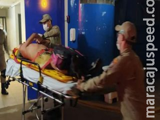Morador de rua é socorrido em estado grave após levar pauladas na cabeça enquanto dormia em calçada