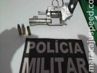 Moradores escutam tiros e homem é preso por porte ilegal de arma de fogo Moradores escutam tiros e homem é preso por porte ilegal de arma de fogo