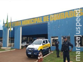 Motorista faz xixi em frente à prefeitura em cidade do interior de MS e acaba preso
