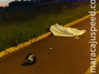 Mulher morre atingida por carro enquanto empurrava moto na MS-156