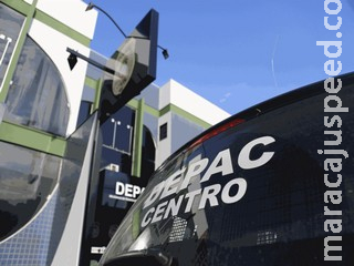 Mulher trans procura a polícia após ser proibida de frequentar salão Mulher trans procura a polícia após ser proibida de frequentar salão