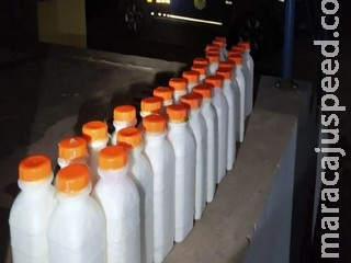 PRF encontra mais de 10 kg de cocaína avaliada em R$ 1,2 milhão dentro de garrafas plásticas em MS PRF encontra mais de 10 kg de cocaína avaliada em R$ 1,2 milhão dentro de garrafas plásticas em MS