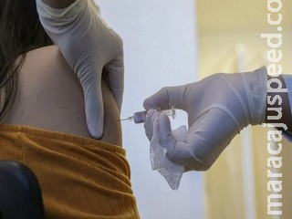 Quem pegou Covid-19 também precisa se vacinar, diz imunologista americano Quem pegou Covid-19 também precisa se vacinar, diz imunologista americano