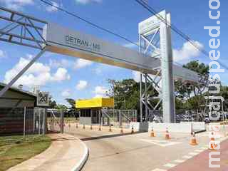 Reajuste mensal de taxas de serviço garante ‘milhões a mais’ nos cofres do Detran-MS Reajuste mensal de taxas de serviço garante ‘milhões a mais’ nos cofres do Detran-MS
