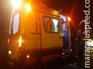 Suspeito morre atropelado na frente de lanchonete ao tentar cometer roubo em Campo Grande Suspeito morre atropelado na frente de lanchonete ao tentar cometer roubo em Campo Grande