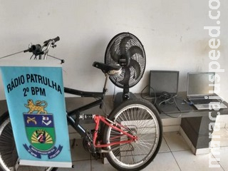 Um dia após comparsa ser preso, homem é reconhecido como autor de furto