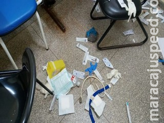 Alvo de ladrões, posto de saúde é depredado e bandidos até comem na unidade em Campo Grande Alvo de ladrões, posto de saúde é depredado e bandidos até comem na unidade em Campo Grande