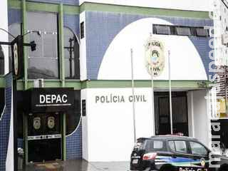 Ameaçada por agiota após pegar R$ 1 mil, mulher procura a polícia em Campo Grande Ameaçada por agiota após pegar R$ 1 mil, mulher procura a polícia em Campo Grande