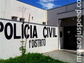 Após espancar namorada, homem joga gasolina e tenta atear fogo em casa com criança dentro