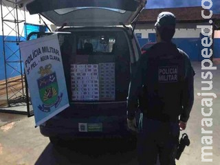 Comerciante é flagrado descarregando cigarros contrabandeados em loja Comerciante é flagrado descarregando cigarros contrabandeados em loja