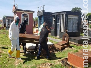 Em 5 dias, 2021 já tem mais mortes do que os 4 primeiros meses da pandemia no MS Em 5 dias, 2021 já tem mais mortes do que os 4 primeiros meses da pandemia no MS