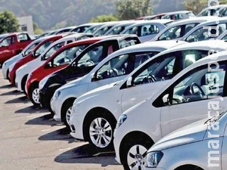 Estoque de carros nas fábricas e concessionárias é o menor da história Estoque de carros nas fábricas e concessionárias é o menor da história