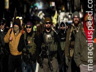 Extrema direita dos Estados Unidos planeja atos com armas, alerta o FBI Extrema direita dos Estados Unidos planeja atos com armas, alerta o FBI