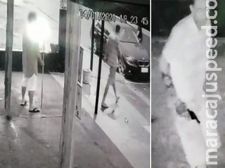 Imagens flagram momento em que funcionário atira e golpeia dono de conveniência até a morte