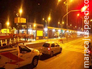 Jovem é assaltada por dupla de moto perto do terminal Guaicurus quando voltava do trabalho Jovem é assaltada por dupla de moto perto do terminal Guaicurus quando voltava do trabalho