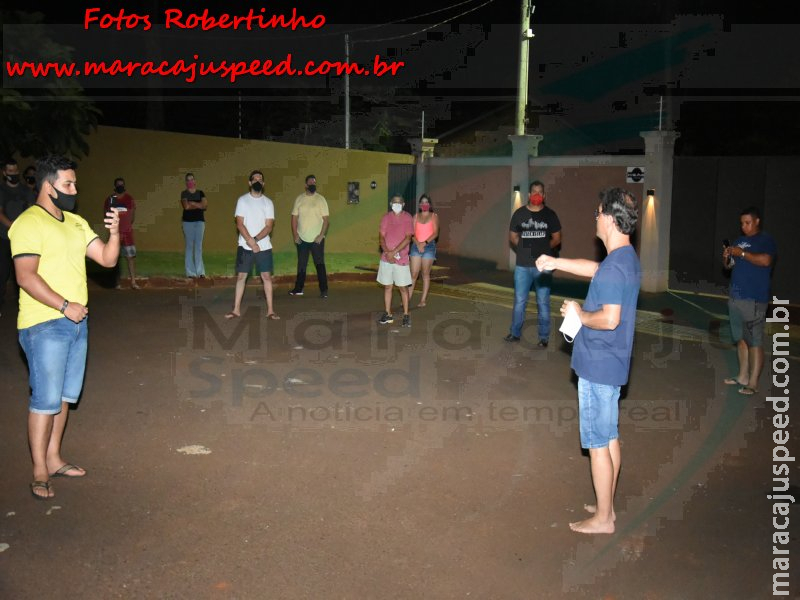Maracaju: Comerciantes noturnos realizam reinvindicações, se unem e vão até a casa do Prefeito José Marcos Calderam cobrar explicações e pedem por igualdade perante ao comércio diurno Maracaju: Comerciantes noturnos realizam reinvindicações, se unem e vão até a casa do Prefeito José Marcos Calderam cobrar explicações e pedem por igualdade perante ao comércio diurno