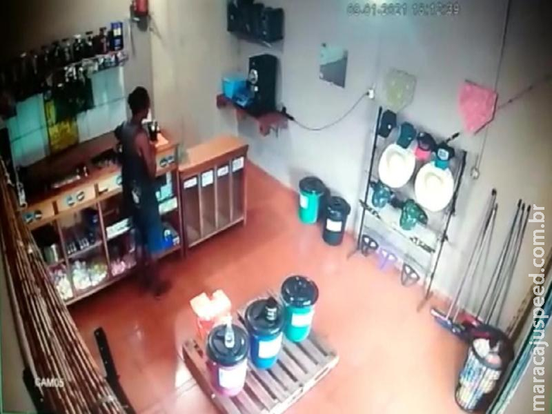 Maracaju: Polícia Militar prende homem em flagrante após furtar 50,00R$ de caixa registradora Maracaju: Polícia Militar prende homem em flagrante após furtar 50,00R$ de caixa registradora