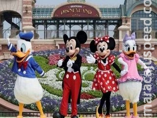 Mesmo fechado, Disney cede espaço e vira ponto de vacinação Mesmo fechado, Disney cede espaço e vira ponto de vacinação