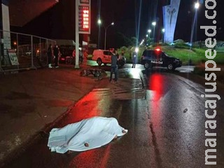 Motociclista morre ao ‘rampar’ monumento em Dourados