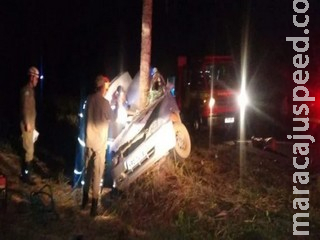 Motorista bêbado perde controle e bate em árvore em rodovia Motorista bêbado perde controle e bate em árvore em rodovia