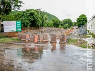 Município inicia obras de drenagem em bairros afetados por tempestade em Corumbá Município inicia obras de drenagem em bairros afetados por tempestade em Corumbá