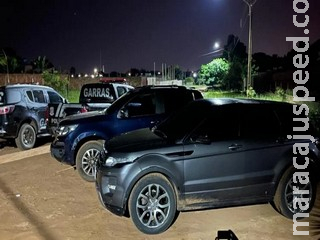 Polícia descobre casa do PCC na fronteira e confronto tem 8 mortos e fuzis apreendidos Polícia descobre casa do PCC na fronteira e confronto tem 8 mortos e fuzis apreendidos