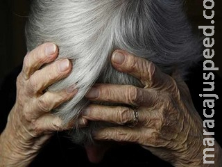 Polícia invade casa após filho ameaçar colocar fogo e matar idosa de 75 anos em MS Polícia invade casa após filho ameaçar colocar fogo e matar idosa de 75 anos em MS