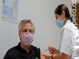 Presidente da Argentina recebe 1ª dose da vacina Sputnik V Presidente da Argentina recebe 1ª dose da vacina Sputnik V