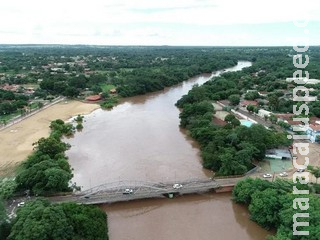 Rio Aquidauana atinge 7,9 metros e deixa ribeirinhos desabrigados Rio Aquidauana atinge 7,9 metros e deixa ribeirinhos desabrigados