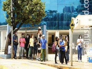 Segundo dia de Enem tem abstenção de 55,3%, índice maior que no primeiro dia de prova Segundo dia de Enem tem abstenção de 55,3%, índice maior que no primeiro dia de prova