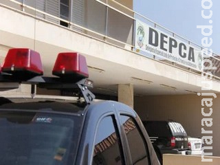 Testemunhas flagraram momento em que PM retirava do porta-malas crianças agredidas no Aero Rancho