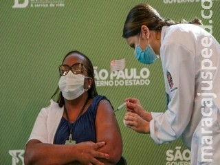 Vacinação em São Paulo continua nesta segunda e hospital deve vacinar 30 mil funcionários Vacinação em São Paulo continua nesta segunda e hospital deve vacinar 30 mil funcionários