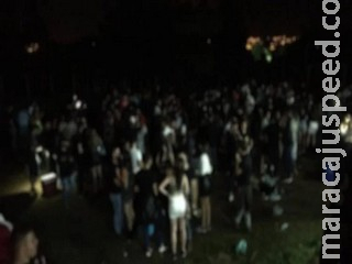 Acabou a pandemia: Guarda encerra festa com quase 800 pessoas em Campo Grande Acabou a pandemia: Guarda encerra festa com quase 800 pessoas em Campo Grande