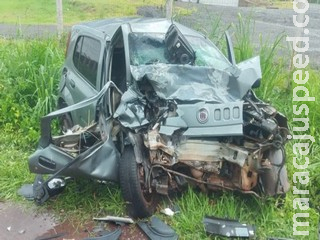 Adolescente de 17 anos morre depois de carro bater de frente com camionete na rodovia Adolescente de 17 anos morre depois de carro bater de frente com camionete na rodovia