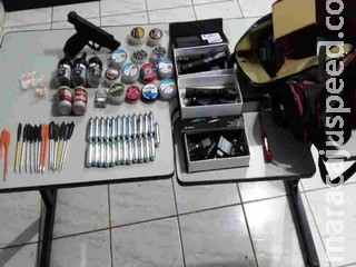 Adolescentes são apreendidos por furto em loja de caça e pesca Adolescentes são apreendidos por furto em loja de caça e pesca
