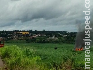 Após perseguição, carro pega fogo com 160 quilos de maconha
