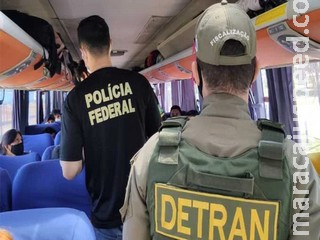 Apreendidos em ônibus em Campo Grande, estrangeiros foram notificados a deixar o país Apreendidos em ônibus em Campo Grande, estrangeiros foram notificados a deixar o país