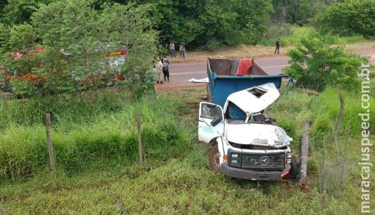 Caminhão tem pneu furado e motorista morre arremessado na MS-040 em Campo Grande Caminhão tem pneu furado e motorista morre arremessado na MS-040 em Campo Grande