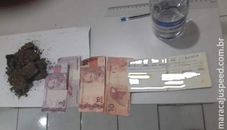 Casal muda de cidade apenas para traficar mas é detido logo ao iniciar ‘vendas’ Casal muda de cidade apenas para traficar mas é detido logo ao iniciar ‘vendas’
