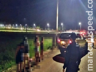Força-tarefa encerra festa de rua com aglomeração e 60 pessoas vão para delegacia em MS Força-tarefa encerra festa de rua com aglomeração e 60 pessoas vão para delegacia em MS