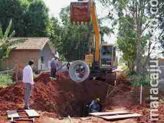 Governo paralisa pavimentação de estrada em Anaurilândia Governo paralisa pavimentação de estrada em Anaurilândia