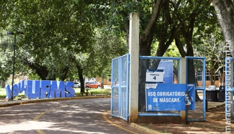 Incêndio ao lado do laboratório de química da UFMS mobiliza Bombeiros em Campo Grande