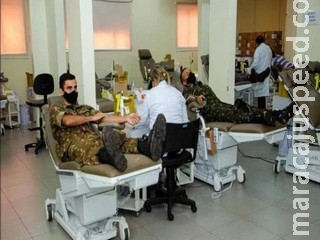 Militares do Exército doam sangue no Hemosul em Campo Grande