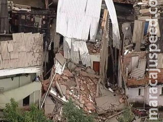 Prédio em construção desaba após fortes chuvas do final de semana Prédio em construção desaba após fortes chuvas do final de semana