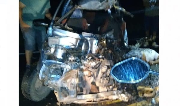 Acidente entre carro e ônibus mata uma pessoa em curva perigosa da MS-080 Acidente entre carro e ônibus mata uma pessoa em curva perigosa da MS-080