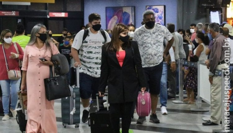 Anvisa proíbe máscaras de acrílico, bandanas e face shields nos aeroportos Anvisa proíbe máscaras de acrílico, bandanas e face shields nos aeroportos
