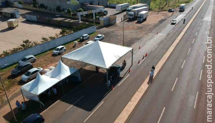 Barreiras sanitárias retornam com 100 testes cada e aferição de temperatura em Campo Grande Barreiras sanitárias retornam com 100 testes cada e aferição de temperatura em Campo Grande