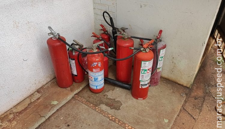 ‘Cara de pau’ se passava por funcionário e furtava extintores de incêndio em órgãos públicos ‘Cara de pau’ se passava por funcionário e furtava extintores de incêndio em órgãos públicos